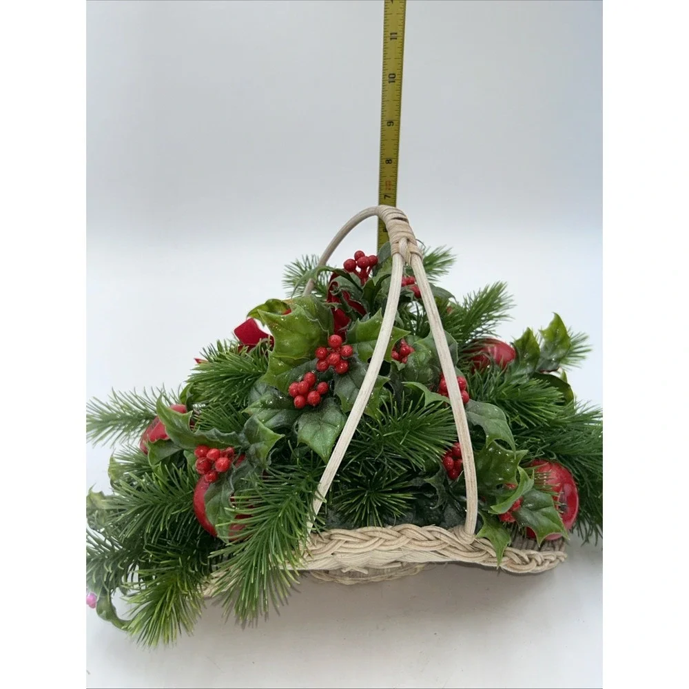 Vtg Plastic Christmas Poinsettia Arrangement In White Wicker Basket Christmas